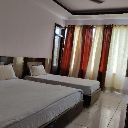 Oyo Hotel Laksh Kurukshetra Екстер'єр фото