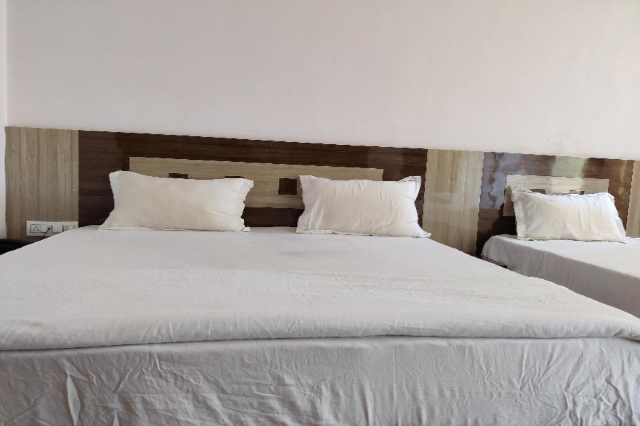 Oyo Hotel Laksh Kurukshetra Екстер'єр фото