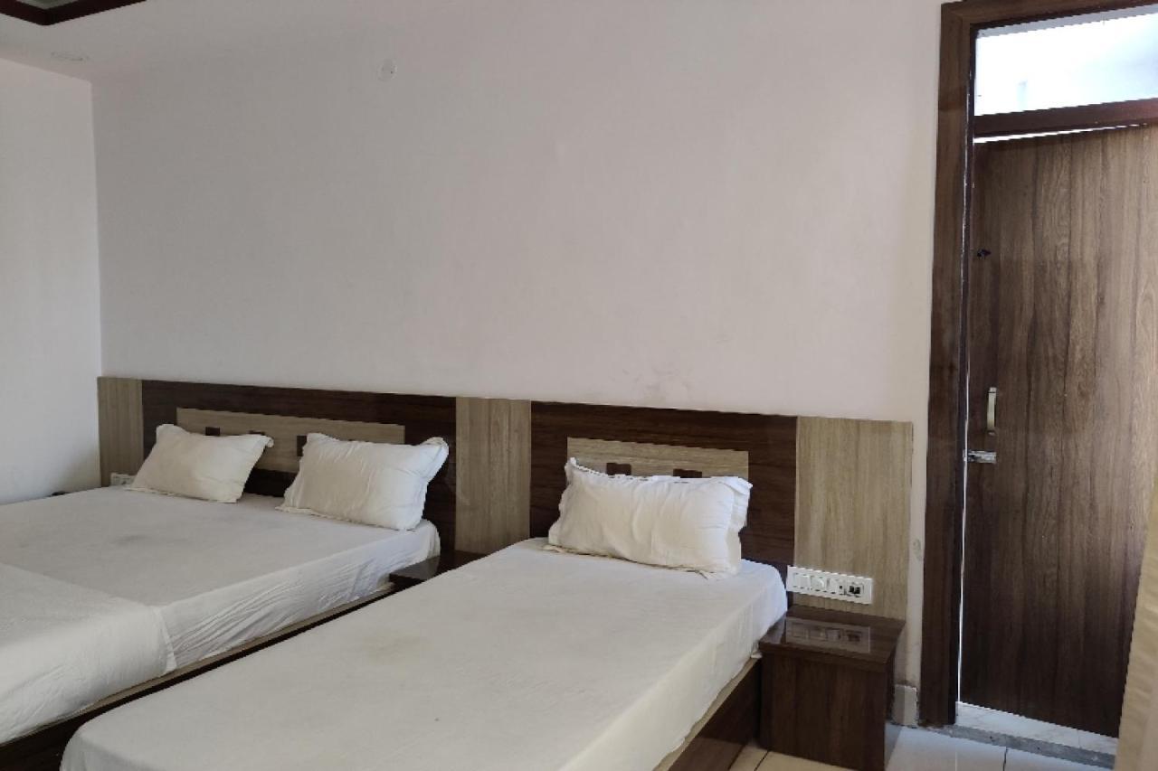 Oyo Hotel Laksh Kurukshetra Екстер'єр фото