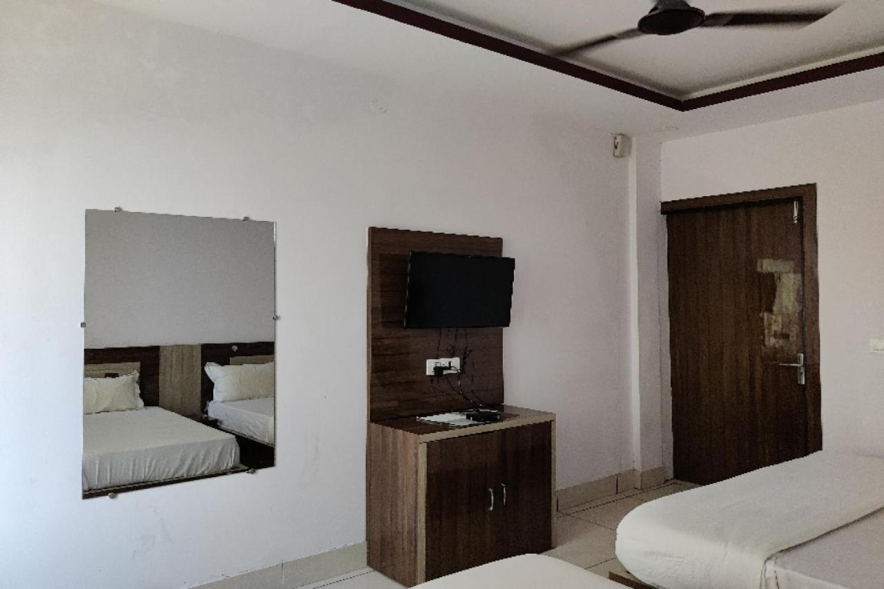 Oyo Hotel Laksh Kurukshetra Екстер'єр фото