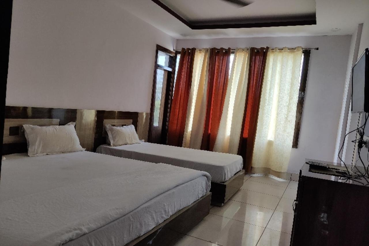 Oyo Hotel Laksh Kurukshetra Екстер'єр фото