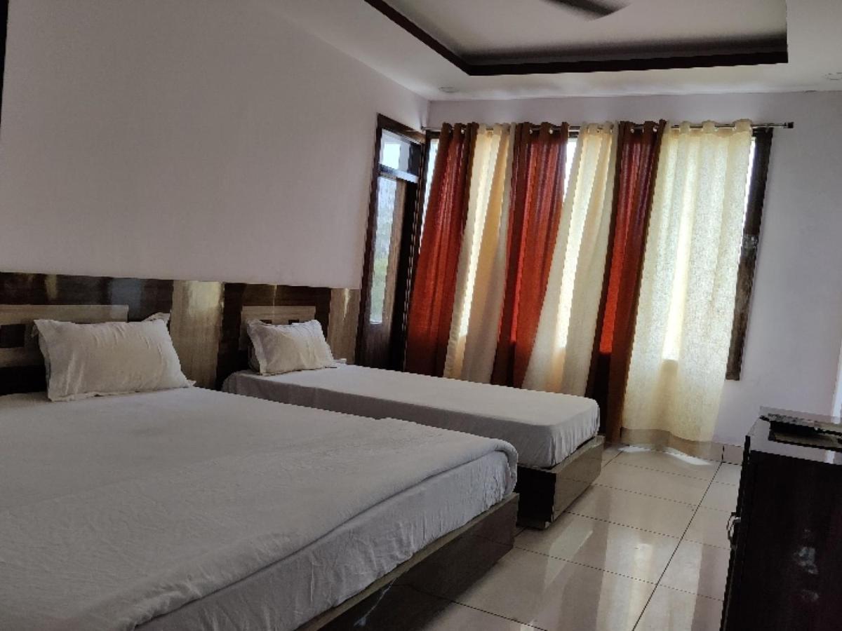 Oyo Hotel Laksh Kurukshetra Екстер'єр фото