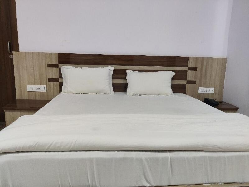 Oyo Hotel Laksh Kurukshetra Екстер'єр фото